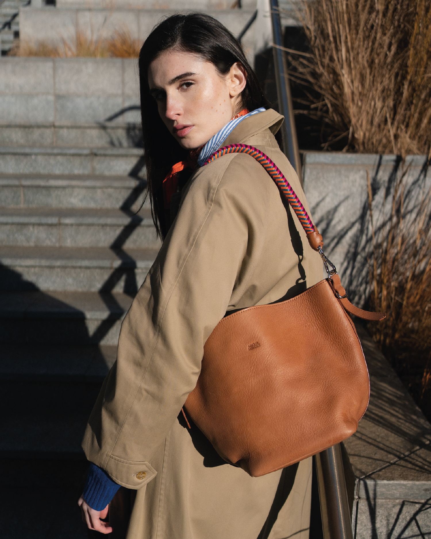 Bucket Classic - Tan Hypnotic