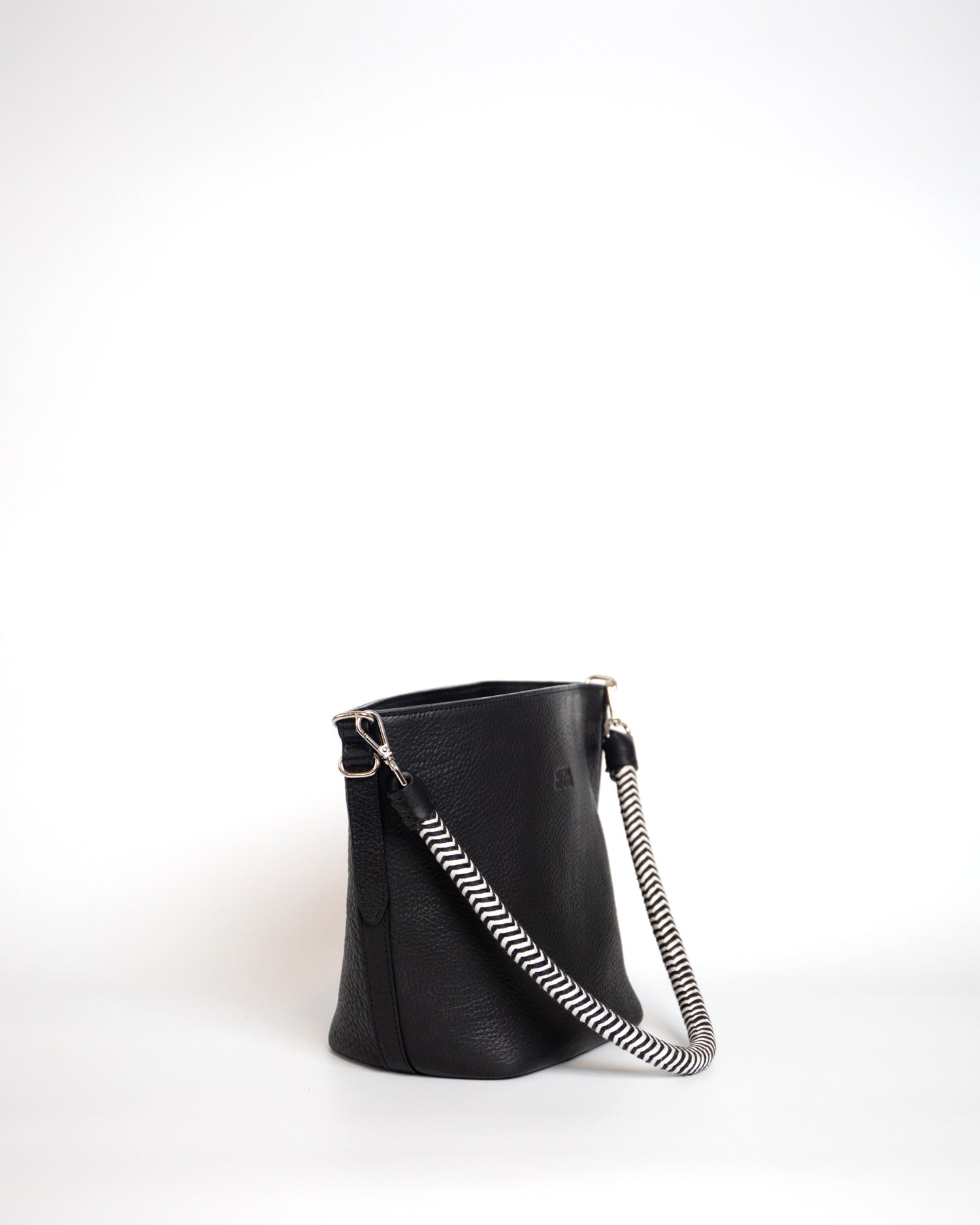 Bucket Classic - Black Bataraza