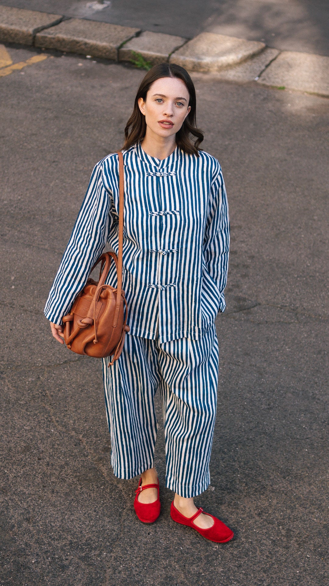 Irupe Medium Leather Bag - Blue