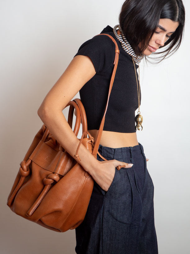 Irupe Large Leather Bag - Black