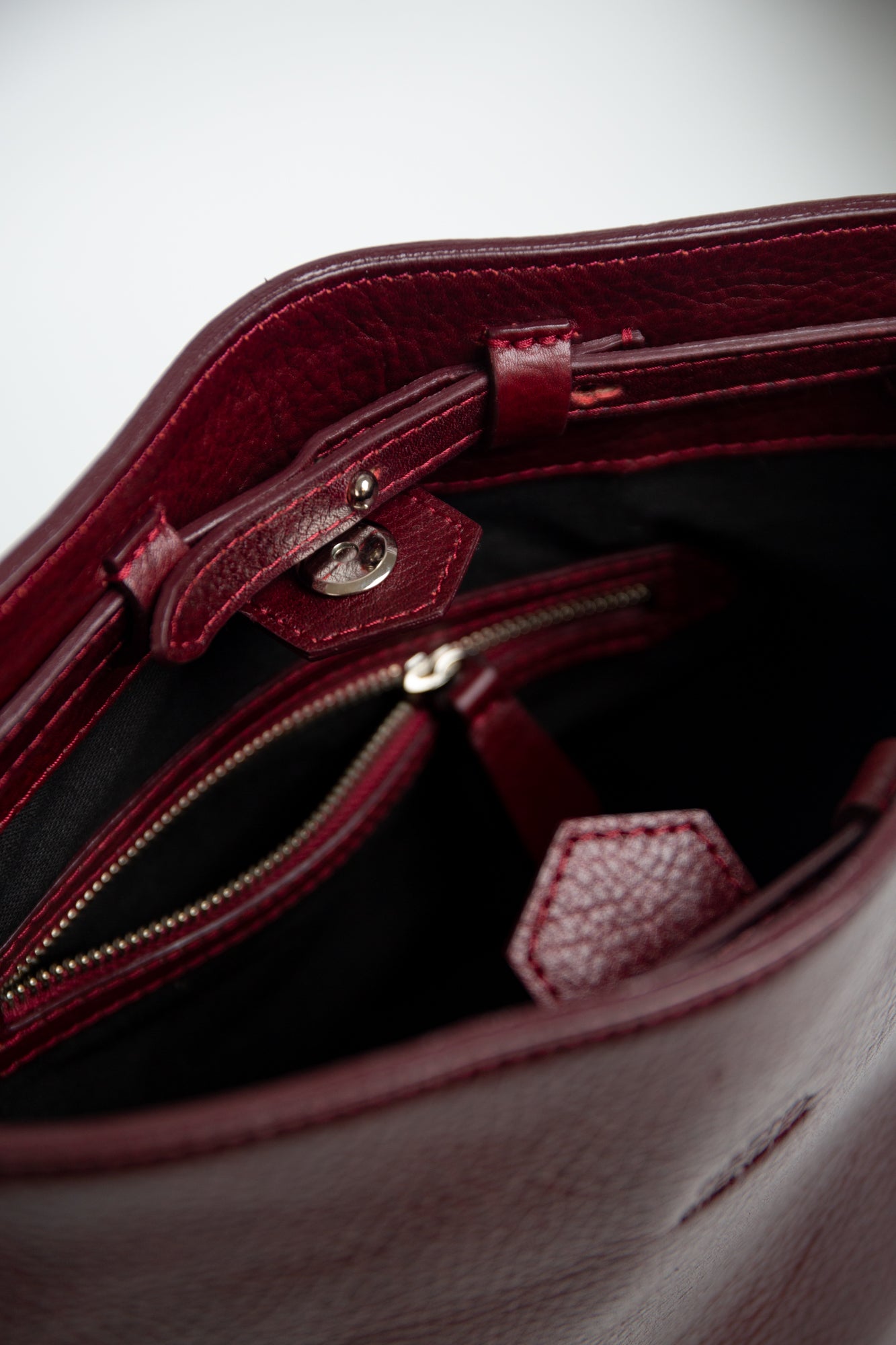Yarara Leather Shoulder Bag - Burgundy