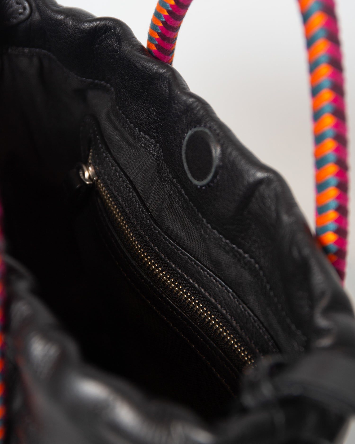 Irupe Medium - Black Hypnotic