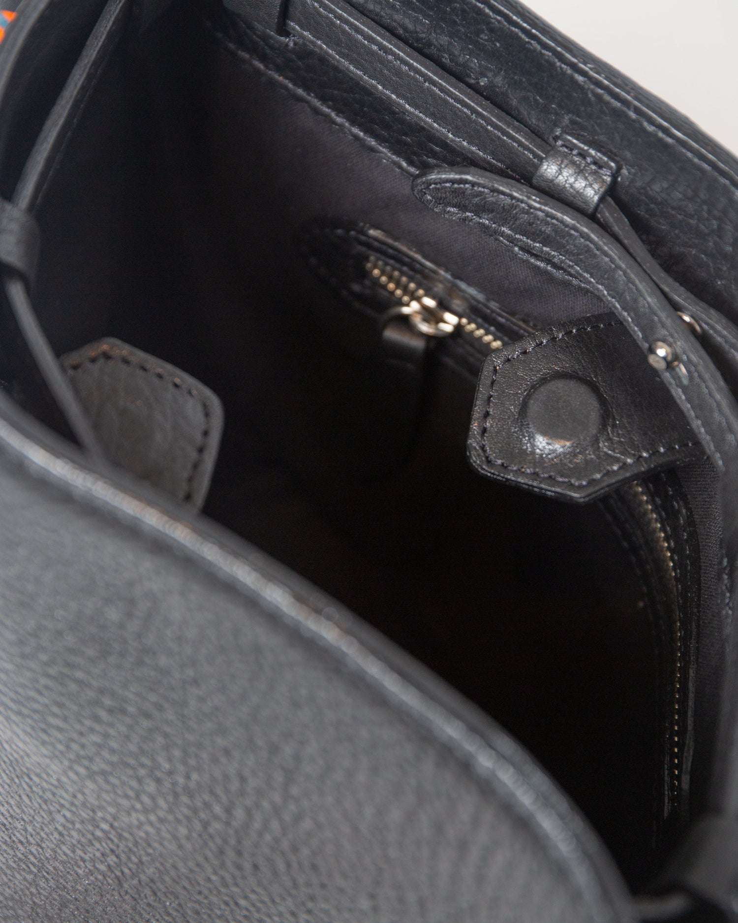 Bucket Classic - Black Hypnotic