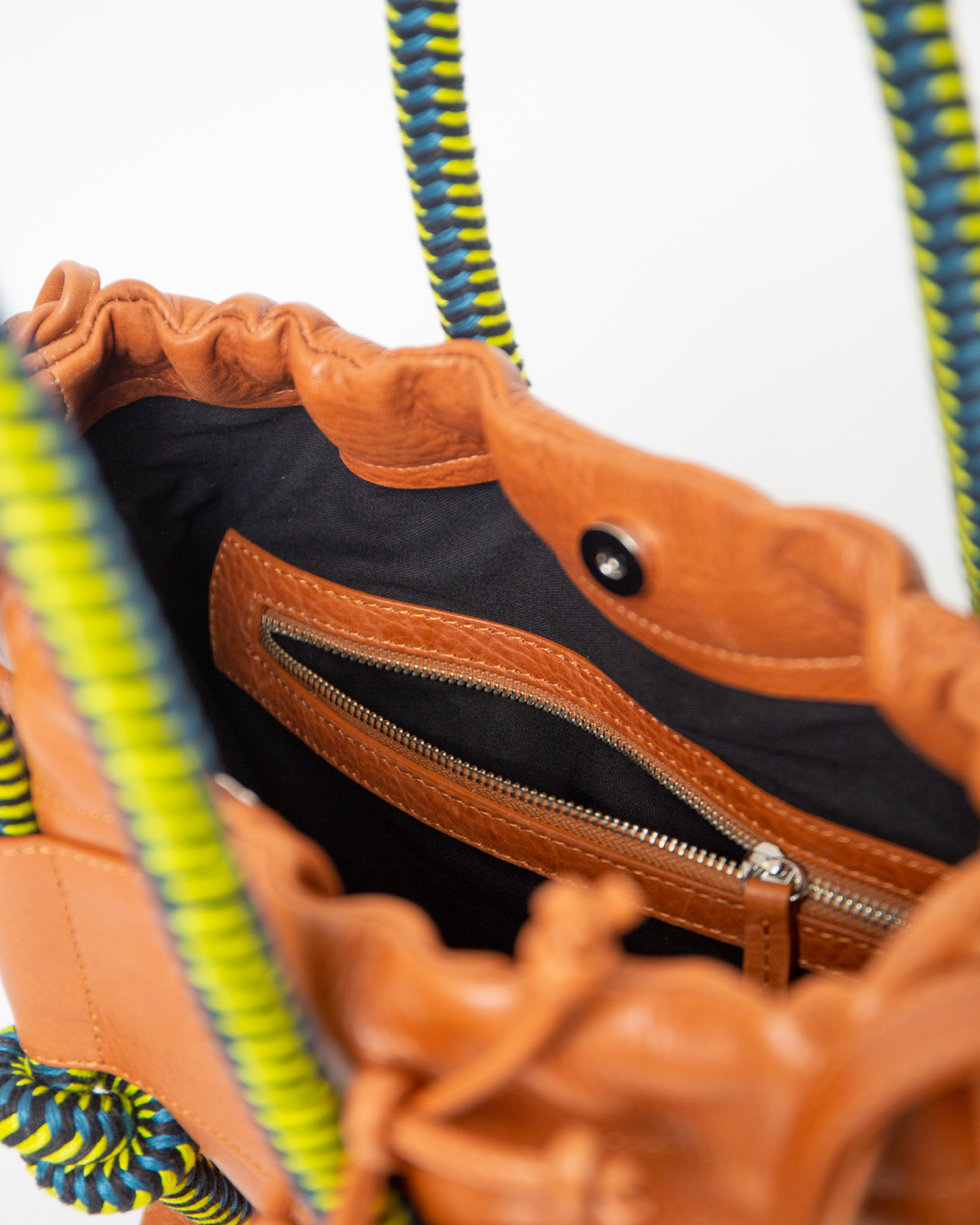 Irupe Large Leather Bag - Tan Pacifico